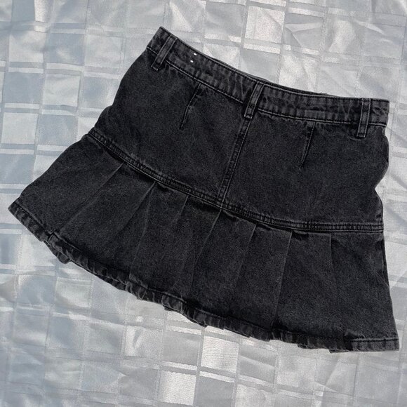 🎉 Bundle Deal: 4 for $20! 🎉 denim skirt with pleats - Picture 3 of 9